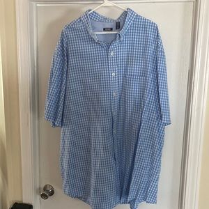 Izod 3xlt blue and white button down shirt with short sleeves